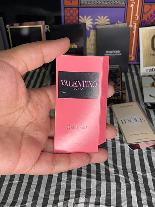 Valentino Born in Roma Donna Extradose Parfum 1.2 ml (Decant)